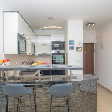 Mama * Rogoznica (Sibenik-Knin)