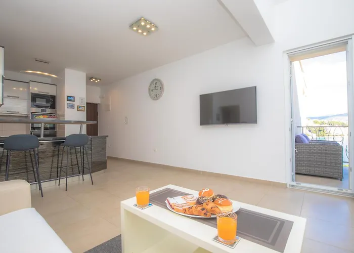 Mama * Rogoznica (Sibenik-Knin)