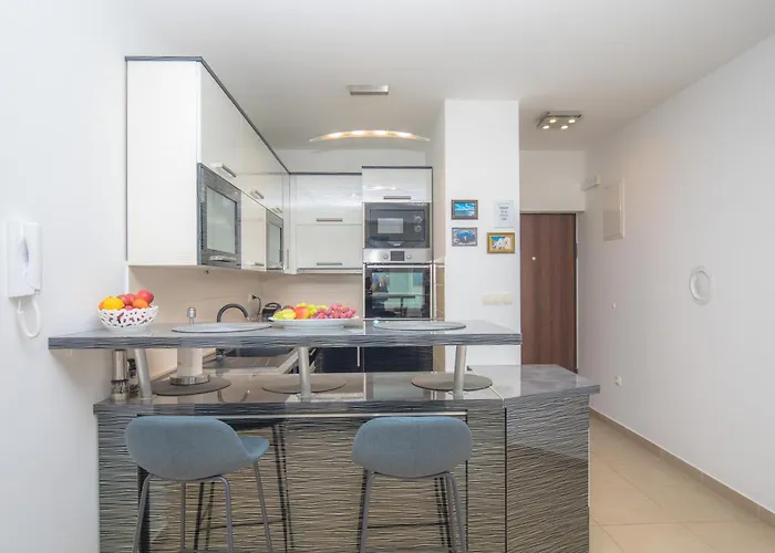 Mama * Rogoznica (Sibenik-Knin)