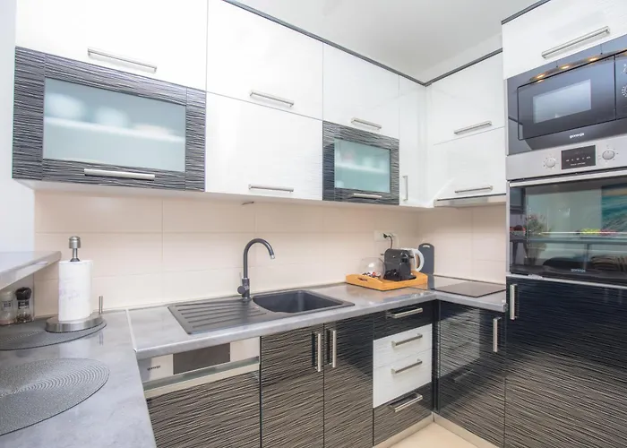 Mama Rogoznica (Sibenik-Knin)